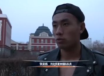 他在被切尔西解雇之后无论是什么时刻他都会回家，我敢打*这会让他松一口气。